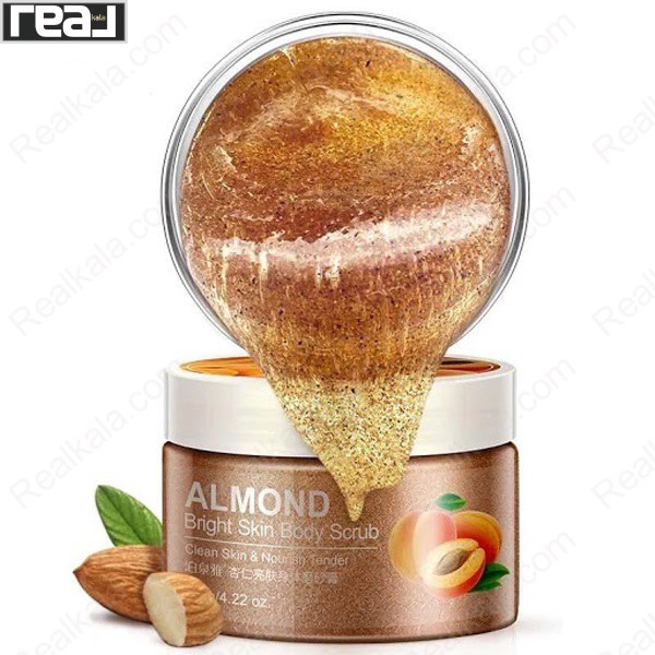 بافت ژلی و دانه‌دار اسکراب بدن بادام بیوآکوا مدل Bright Skin، مناسب حذف سلول‌های مرده و کاهش زبری پوست بدن