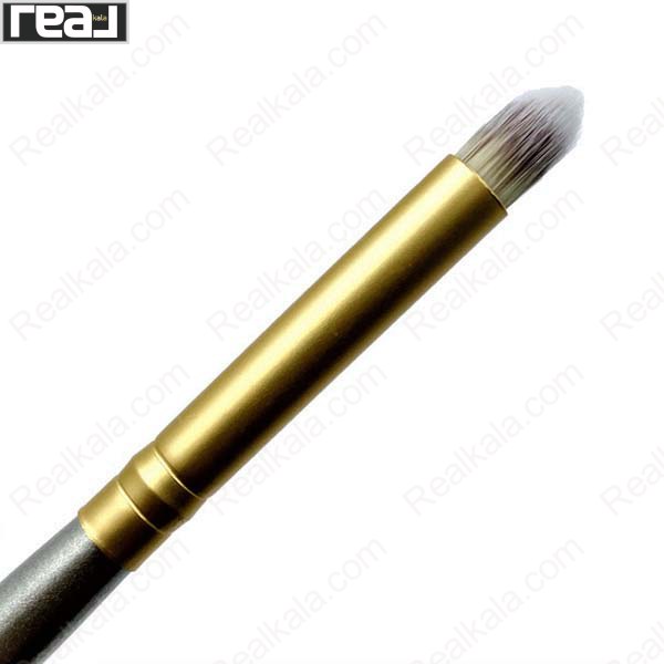 نمای نزدیک از سر براش سایه چشم Zone مدل Z359 با الیاف نرم و متراکم، مناسب پخش و محو کردن دقیق سایه چشم در ناحیه پلک