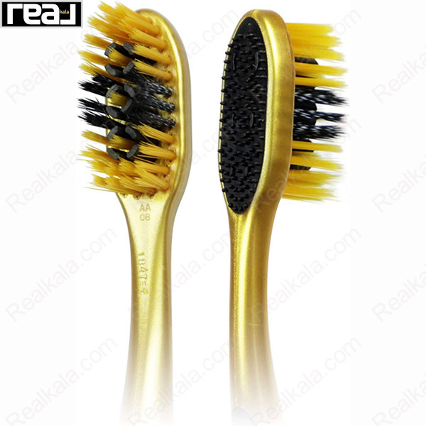 نمای نزدیک مسواک Colgate 360 Charcoal Gold با الیاف زغالی مارپیچی و پد تمیزکننده زبان