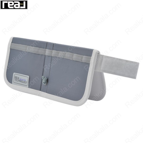 نمای بسته کیف ابزار ابرو Real Techniques با طراحی جمع‌وجور برای نگهداری براش‌ها و موچین