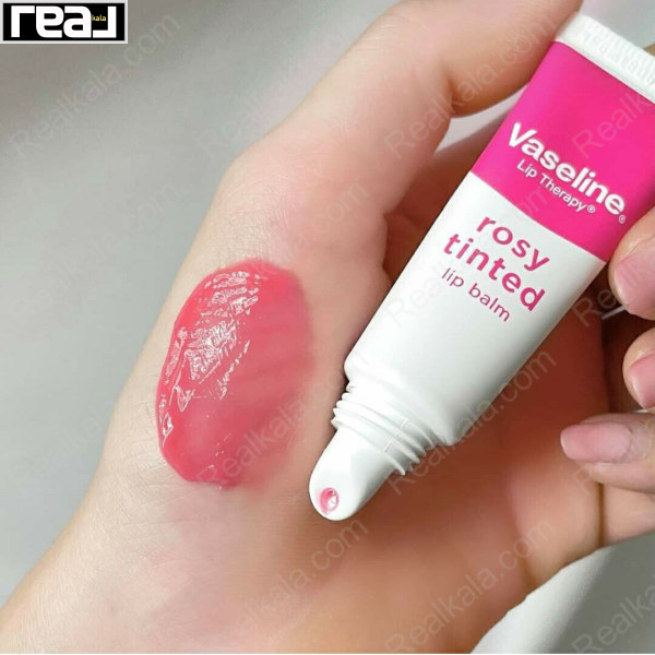 تست رنگ صورتی ملایم و درخشان بالم لب تیوپی وازلین مدل Rosy Tinted روی دست
