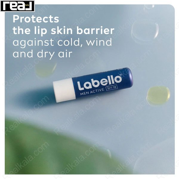 نمای نزدیک بالم لب آبی Labello مدل Men Active روی سطح آبی