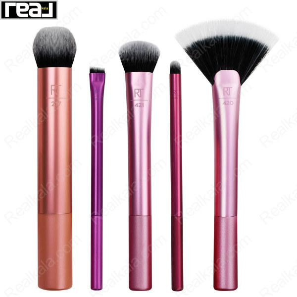 نمای نزدیک براش‌های ست Real Techniques Artist Essentials با دسته‌های فلزی صورتی برای آرایش کامل صورت