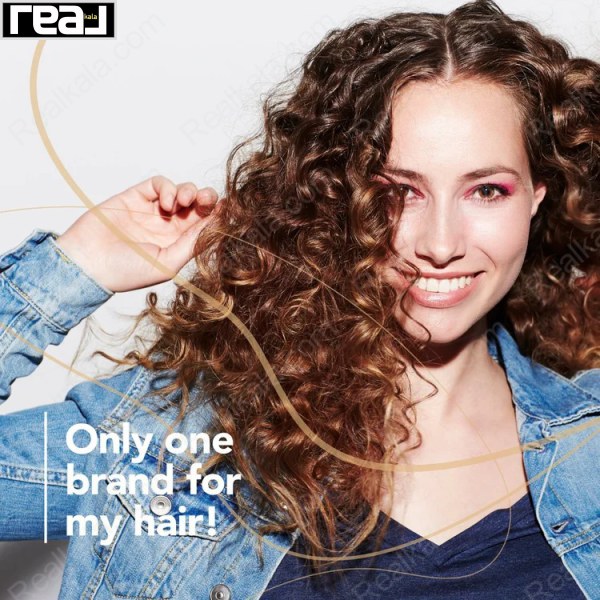 نمایش نتیجه استفاده از ژل مو Every Strand Simply Curls روی موهای فر با حجم بالا و تعریف‑شدگی کامل