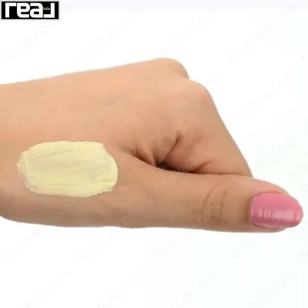 سواچ بافت کرمی زرد روشن کانسیلر LA Girl PRO.Conceal HD روی دست برای اصلاح تیرگی‌ها