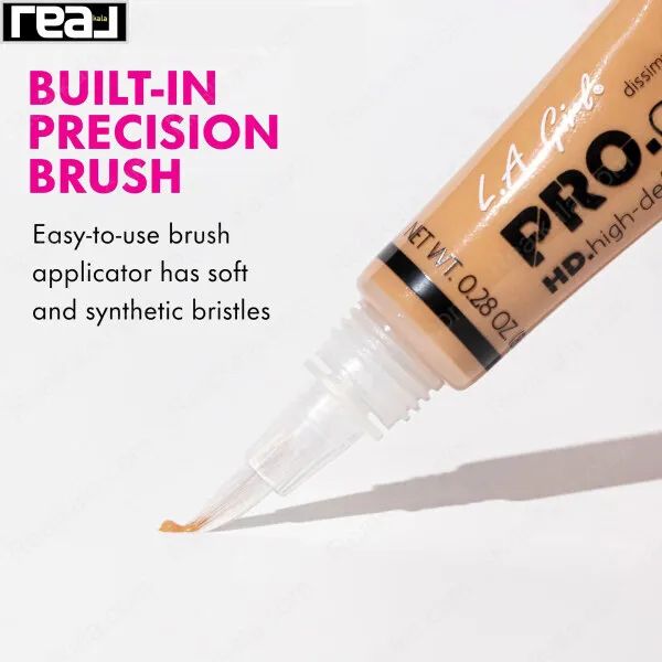 نمای بسیار نزدیک از سر براش کانسیلر LA Girl PRO.Conceal HD با الیاف نرم و متراکم جهت استفاده دقیق و حرفه‌ای برای گریم صورت