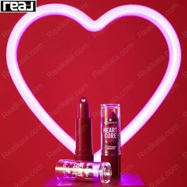 بالم لب اسنس مدل Heart Core رنگ Bold Blackberry با طراحی قلبی، نور نئون صورتی و زمینه قرمز	