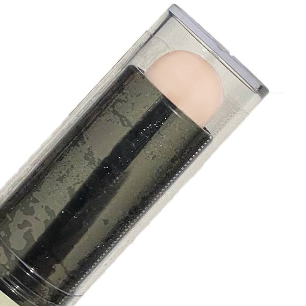 نمای نزدیک از سر کانسیلر تایلامی واندر استیک شماره 102 با رنگ روشن و ته مایه صورتی