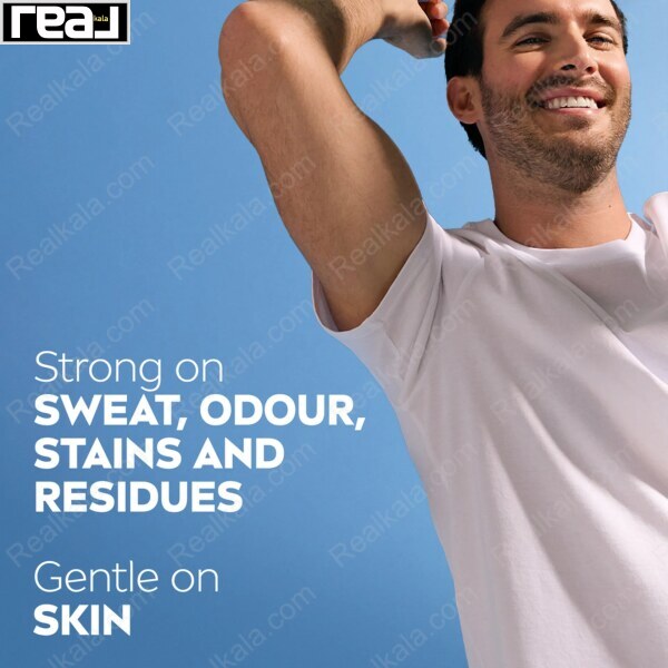 تصویر تبلیغاتی مرد با تی‌شرت سفید و متن تأکید بر کنترل عرق و بو و ملایمت روی پوست