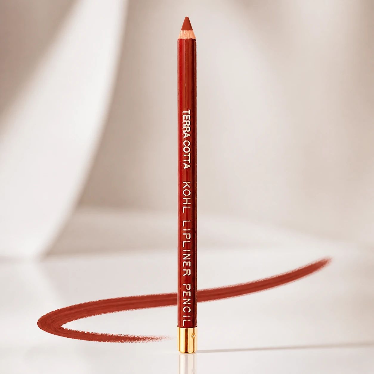 مداد لب Terra Cotta Kohl Lip Liner Pencil با رنگ آجری‑تراکوتا