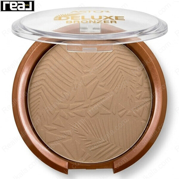 برنزر آستور مدل Deluxe Bronzer رنگ Sunkissed Tan 001 با بافت فشرده و طرح برجسته مناسب ایجاد جلوه برنزه طبیعی روی پوست
