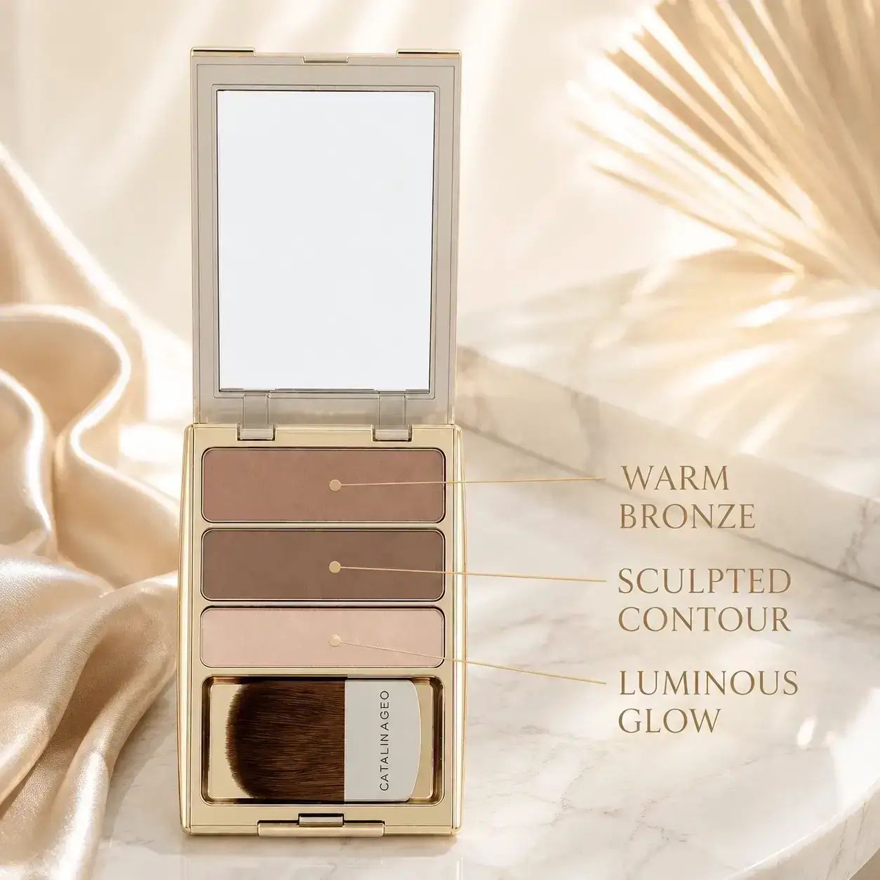 نمای باز کیت صورت کاتالینا جیو Face Touch 1 با براش داخلی و سه بخش Warm Bronze و Sculpted Contour و Luminous Glow